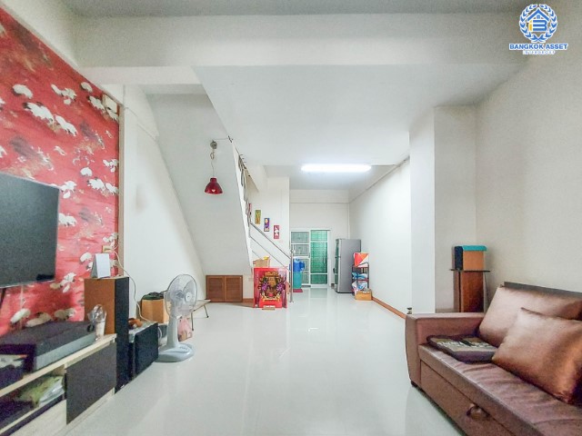 *****ทาวน์เฮ้าส์มือสองนนทบุรี หมู่บ้าน เหนือฟ้าโฟร์ บ้านกล้วย-ไทรน้อย เนื้อที่ 17 ตร.ว. ฟังก์ชัน 2 ห้องนอน 2 ห้องน้ำ 1 ที่จอดรถ พร้อมของแถมฟรี! 2 เครื่องปรับอากาศ บนทำเลเดินทางสะดวก ใกล้เซ็นทรัลเวสท์เกต และรถไฟฟ้าสายสีม่วง "สถานีคลองบางไผ่" ราคาสุดคุ้ม!